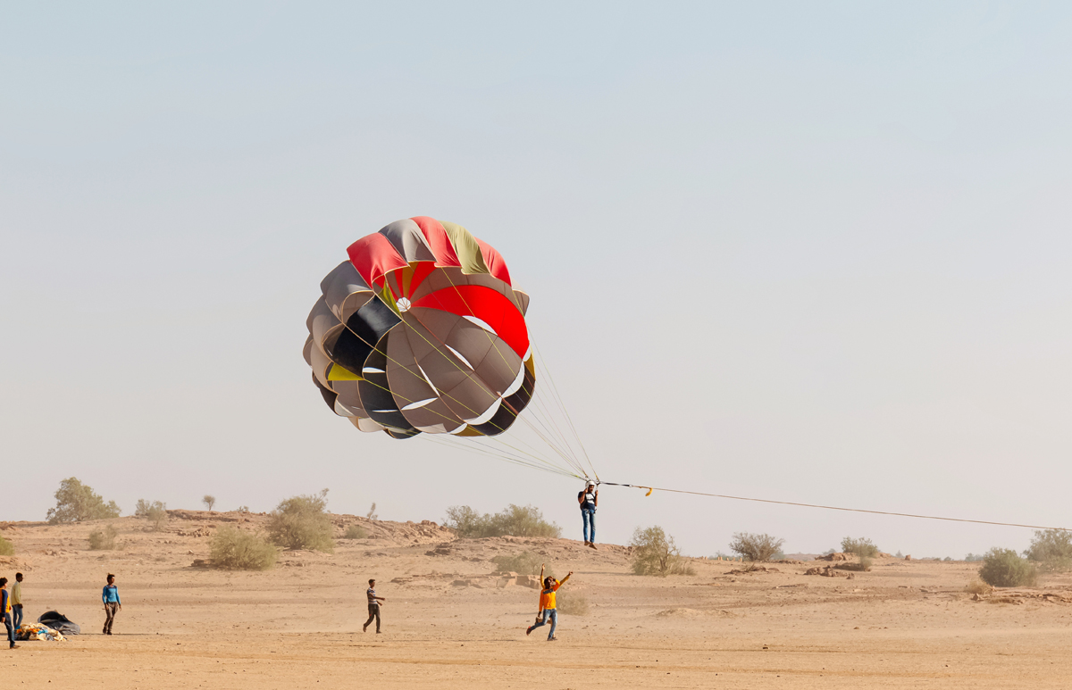 Parasailing-in-Jaisalmer